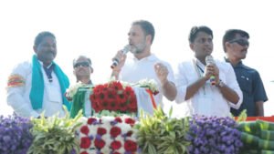 तेलंगाना में मतदान से पहले राहुल गांधी ने जनता से किए 6 वादे, किसानों का कर्जा माफ़ी समेत कई बड़ी घोषणाएं Chhattisgarh Crimes