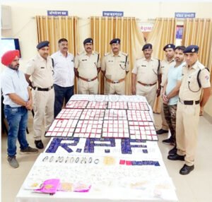 जनशताब्दी एक्सप्रेस से 50 लाख का सोना जब्त Chhattisgarh Crimes