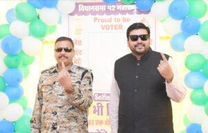 कलेक्टर प्रभात मलिक और पुलिस अधीक्षक धर्मेंद्र सिंह ने किया मतदान Chhattisgarh Crimes