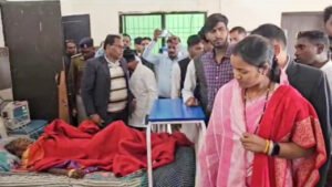 मंत्री लक्ष्मी राजवाड़े अचानक पहुंचीं अस्पताल, अव्यवस्था देखकर भड़की, CMHO को दिए लचर व्यवस्था सुधारने के निर्देश Chhattisgarh Crimes