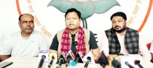 पूर्व मंत्री महेश गागड़ा ने हार के बाद कलेक्टर और एसपी पर लगाया गंभीर आरोप, कहा- जनादेश को कूचलने का किया काम Chhattisgarh Crimes