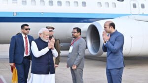 पीएम मोदी पहुंचे रायपुर, शपथ ग्रहण समारोह में होंगे शामिल Chhattisgarh Crimes