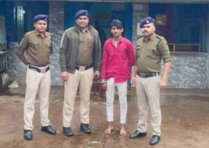 नाबालिग का अपहरण कर किया रेप, आरोपी यूपी से गिरफ्तार Chhattisgarh Crimes