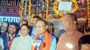 जयस्तंभ चौक स्थित वीर नारायण सिंह की प्रतिमा पर पुष्प अर्पित करने पहुंचे नवनियुक्त सीएम विष्णुदेव साय, कहा- बीजेपी वास्तव में आदिवासियों की चिंता करती है Chhattisgarh Crimes