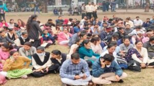 रायपुर AIIMS में 500 ठेका कर्मचारियों ने किया काम बंद, OPD सेवाएं पड़ी ठप Chhattisgarh Crimes