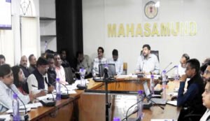 कलेक्टर ने लंबित प्रकरणों को निराकरण करने के दिए निर्देश Chhattisgarh Crimes