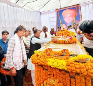 सुकमा पहुंचे मुख्यमंत्री साय ने स्वर्गीय कुमार लक्ष्मी नारायण देव को दी श्रद्धांजलि Chhattisgarh Crimes