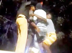 सुसाइड कर रहे युवक को पुलिस ने बताया Chhattisgarh Crimes