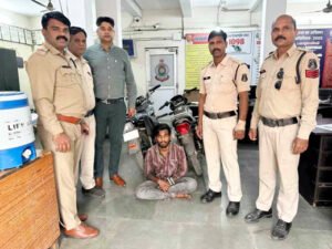 गोलबाजार से बाइक चुराने वाला बदमाश गिरफ्तार Chhattisgarh Crimes