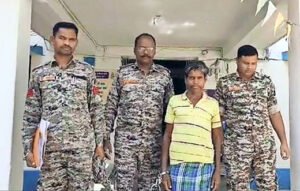 पहले साथ बैठकर जमकर पी शराब, फिर पत्नी की इस हरकत से गुस्साए पति ने उतारा मौत के घाट Chhattisgarh Crimes