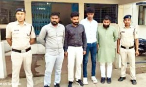 बलेनो कार को आग के हवाले करने वाले गिरफ्तार, CCTV की मदद से पकड़ाए सभी Chhattisgarh Crimes