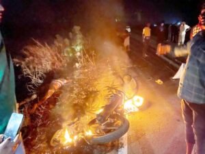 2 बाइक की भिड़ंत में 4 युवकों की मौत, 1 गंभीर रूप से घायल Chhattisgarh Crimes