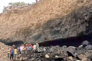 कोयला खदान धंसने से नाबालिग समेत 2 की मौत Chhattisgarh Crimes
