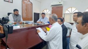 कांग्रेस के महासमुंद लोकसभा प्रत्याशी श्री ताम्रध्वज साहू ने भरा अपना नामांकन Chhattisgarh Crimes