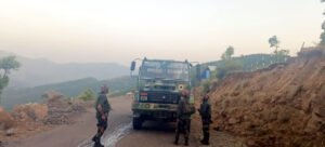 जम्मू कश्मीर में वायुसेना की गाड़ी पर बड़ा आतंकी हमला, पांच जवान घायल Chhattisgarh Crimes