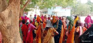शासकीय भूमि में कब्जा कर पानी टंकी निर्माण में अवरोध उत्पन्न कर रहे है ग्रामीण दंपत्ति Chhattisgarh Crimes