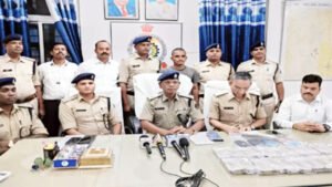 24 लाख रुपए नगद के साथ ठग गिरफ्तार Chhattisgarh Crimes