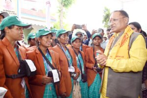 मुख्यमंत्री विष्णु देव साय ने बिजली सखियों को वितरित किए बिजली किट Chhattisgarh Crimes