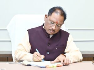 मुख्यमंत्री विष्णु देव साय ने नवा रायपुर निवास कार्यालय में विधिवत कामकाज की शुरुआत की Chhattisgarh Crimes