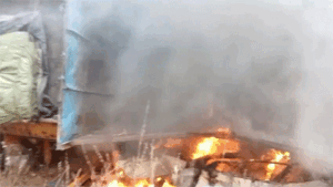 ट्रक और कार में आमने-सामने की भिड़ंत, दोनों वाहनों में लगी आग, 2 लोगों के फंसे होने की खबर Chhattisgarh Crimes