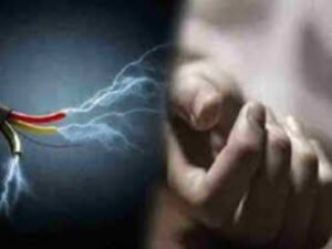 खेत में काम करने के दौरान एक किसान सिंचाई के लिए लगाए पंप के खुले तार के संपर्क में आ गया Chhattisgarh Crimes