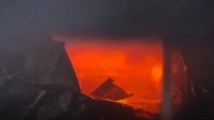 इलेक्ट्रॉनिक गोदाम में लगी भीषण आग Chhattisgarh Crimes