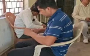 छत्तीसगढ़ के रायगढ़ जिले में शिक्षा कार्यालय में पदस्थ हेड क्लर्क को एसीबी ने 10 हजार रिश्वत लेते रंगे हाथों गिरफ्तार किया Chhattisgarh Crimes