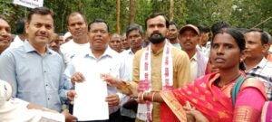 धान खरीदी केंद्र की मांग को लेकर नेशनल हाईवे 130 सी मैनपुर – रायपुर मुख्य मार्ग में 4 घंटे तक चक्काजाम Chhattisgarh Crimes