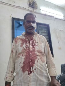 सांकरा थाना के ग्राम लोहरीन डोंगरी में सीमांकन के दौरान दो पक्षों में जमकर मारपीट Chhattisgarh Crimes