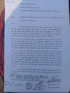 आवास निर्माण के लिए ला रहे रेत से भरे ट्रैक्टर को पकड़ने से मचा बवाल Chhattisgarh Crimes