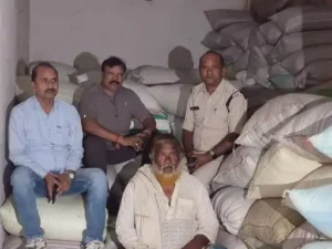 बलरामपुर जिले में धान खरीदी शुरू होने से पहले प्रशासन ने अवैध धान के खिलाफ कार्रवाई की Chhattisgarh Crimes