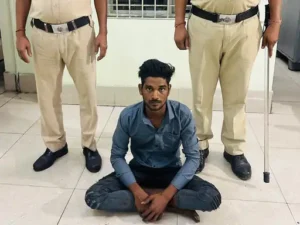 कोरबा जिले में मालगाड़ी के इंजन पर पथराव के मामले में पुलिस ने एक आरोपी को गिरफ्तार किया Chhattisgarh Crimes