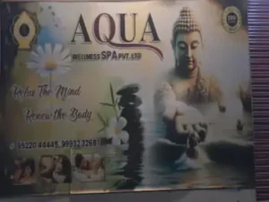 दुर्ग के सुपेला क्षेत्र में रविवार देर रात पुलिस ने सुपेला चौक स्थित एक्वा स्पा सेंटर पर छापा मारा Chhattisgarh Crimes