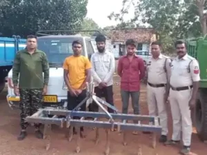 धमतरी पुलिस ने किसानों के ट्रैक्टर-ट्रॉली चोरी करने वाले एक गिरोह का पर्दाफाश किया Chhattisgarh Crimes