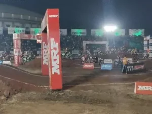 रायपुर में सुपरबाइक चैंपियनशिप...3 बाइकर गिरे Chhattisgarh Crimes