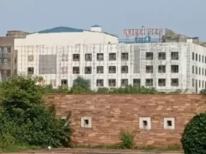 छत्तीसगढ़ सरकार ने मंत्रालय में समय पालन और पारदर्शिता सुनिश्चित करने के लिए बड़ा कदम उठाते हुए आधार-आधारित बायोमेट्रिक उपस्थिति प्रणाली (AEBAS) लागू करने का निर्णय लिया Chhattisgarh Crimes