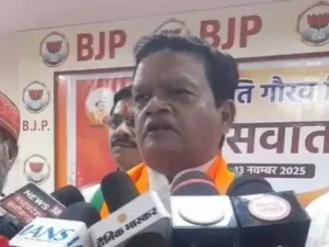 भारतीय जनता पार्टी के प्रदेश प्रवक्ता देवलाल ठाकुर ने कांग्रेस पर आदिवासी समाज को लेकर दोहरे रवैये का आरोप लगाते हुए तीखा प्रहार किया Chhattisgarh Crimes