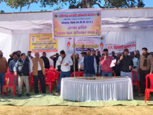 छत्तीसगढ़ में अधिकारी-कर्मचारी फेडरेशन के आह्वान पर चल रही हड़ताल का समर्थन मांगना तीन अधिकारियों को महंगा पड़ गया Chhattisgarh Crimes