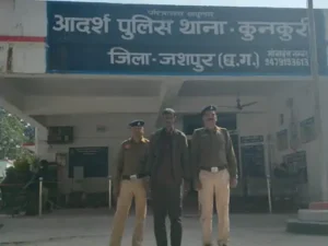 जशपुर जिले में गौ तस्करी के खिलाफ चलाए जा रहे ऑपरेशन शंखनाद के तहत पुलिस ने बीते दो दिनों में कार्रवाई की Chhattisgarh Crimes