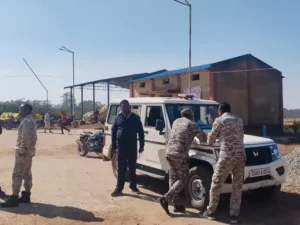 बलरामपुर जिले के कुसमी धान खरीदी केंद्र में एक बड़ा हादसा हो गया Chhattisgarh Crimes