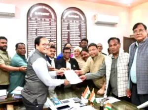 बिलासपुर में मतदाता सूची में हो रही गड़बड़ी को लेकर अब कांग्रेस नेता लामबंद हो गए Chhattisgarh Crimes