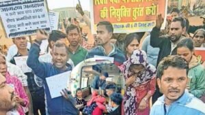 कड़ाके की ठंड में रायपुर में डीएड अभ्यर्थियों का आंदोलन जारी Chhattisgarh Crimes