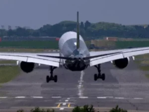 ईरान और इजराइल के बीच बढ़ते तनाव के बाद ईरान ने सुरक्षा कारणों से अपने हवाई क्षेत्र को अस्थायी रूप से बंद कर दिया है, इससे देश भर में यात्री परेशान हो रहे Chhattisgarh Crimes