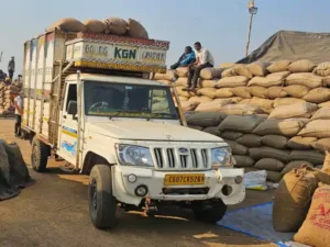 राजनांदगांव में धान खरीदी के अंतिम चरण में प्रशासन ने अवैध धान के कोचियों और बिचौलियों के खिलाफ कार्रवाई तेज कर दी Chhattisgarh Crimes