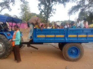 बिजली के मांँग को लेकर राजापडा़व क्षेत्र के ग्रामीण एक दिन पूर्व राजापड़ाव पहुंँचने लगे, बैनर तक्ति,माईक सब तैयार Chhattisgarh Crimes