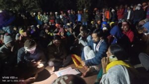 राजापडा़व क्षेत्र में बिजली के मांग को लेकर प्रशासन को 48 दिन का समय मिलने के बाद भी ठोस पहल तो दूर क्षेत्रीय मुखियाओं से बातचीत करना भी मुनासिब नही समझा Chhattisgarh Crimes