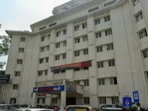 राजधानी रायपुर में जमीन बेचने के नाम पर एक बैंककर्मी से 20 लाख रुपए की ठगी का मामला सामने आया Chhattisgarh Crimes