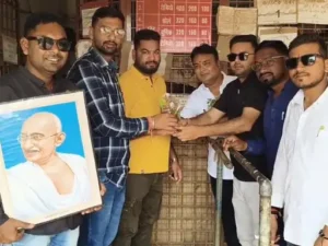 छत्तीसगढ़ के धमतरी में कांग्रेस पार्षदों और कार्यकर्ताओं ने महात्मा गांधी की पुण्यतिथि पर शुष्क दिवस घोषित नहीं किए जाने के विरोध में जोरदार प्रदर्शन किया Chhattisgarh Crimes