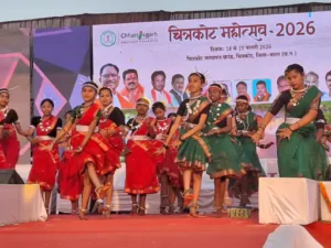बस्तर की जनजातीय परंपराओं, लोक कलाओं और आधुनिक सांस्कृतिक अभिव्यक्तियों का भव्य संगम बुधवार को चित्रकोट जलप्रपात के समीप देखने को मिला, जब मेला स्थल पर ‘चित्रकोट महोत्सव 2026’ का शानदार आगाज हुआ Chhattisgarh Crimes
