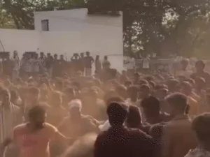 छत्तीसगढ़ के बिलासपुर के गुरुघासीदास सेंट्रल यूनिवर्सिटी (GGU) में होली सेलिब्रेशन के दौरान छात्रों के दो गुटों के बीच जमकर मारपीट हो गई Chhattisgarh Crimes